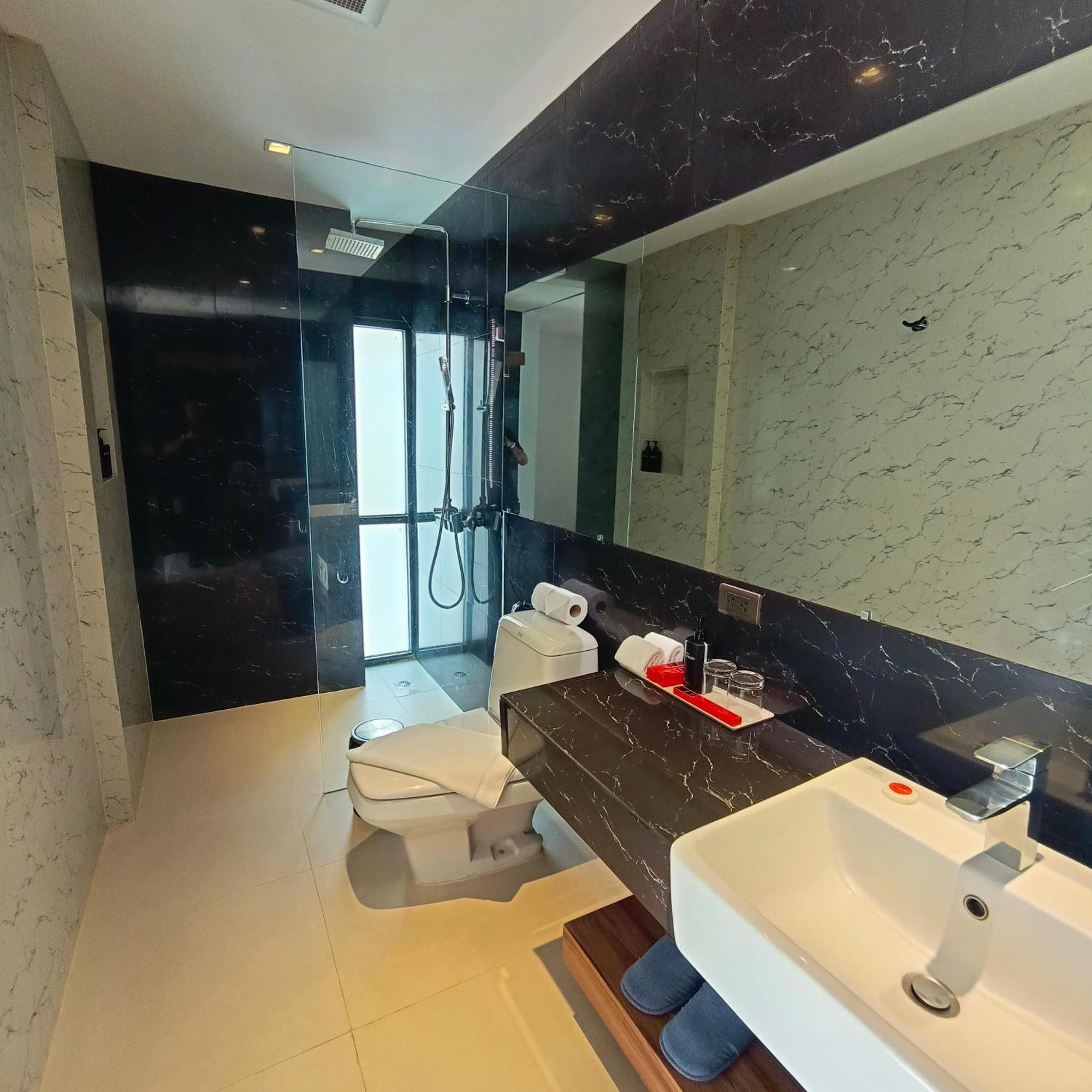 Uno Express Otel Bangkok Dış mekan fotoğraf