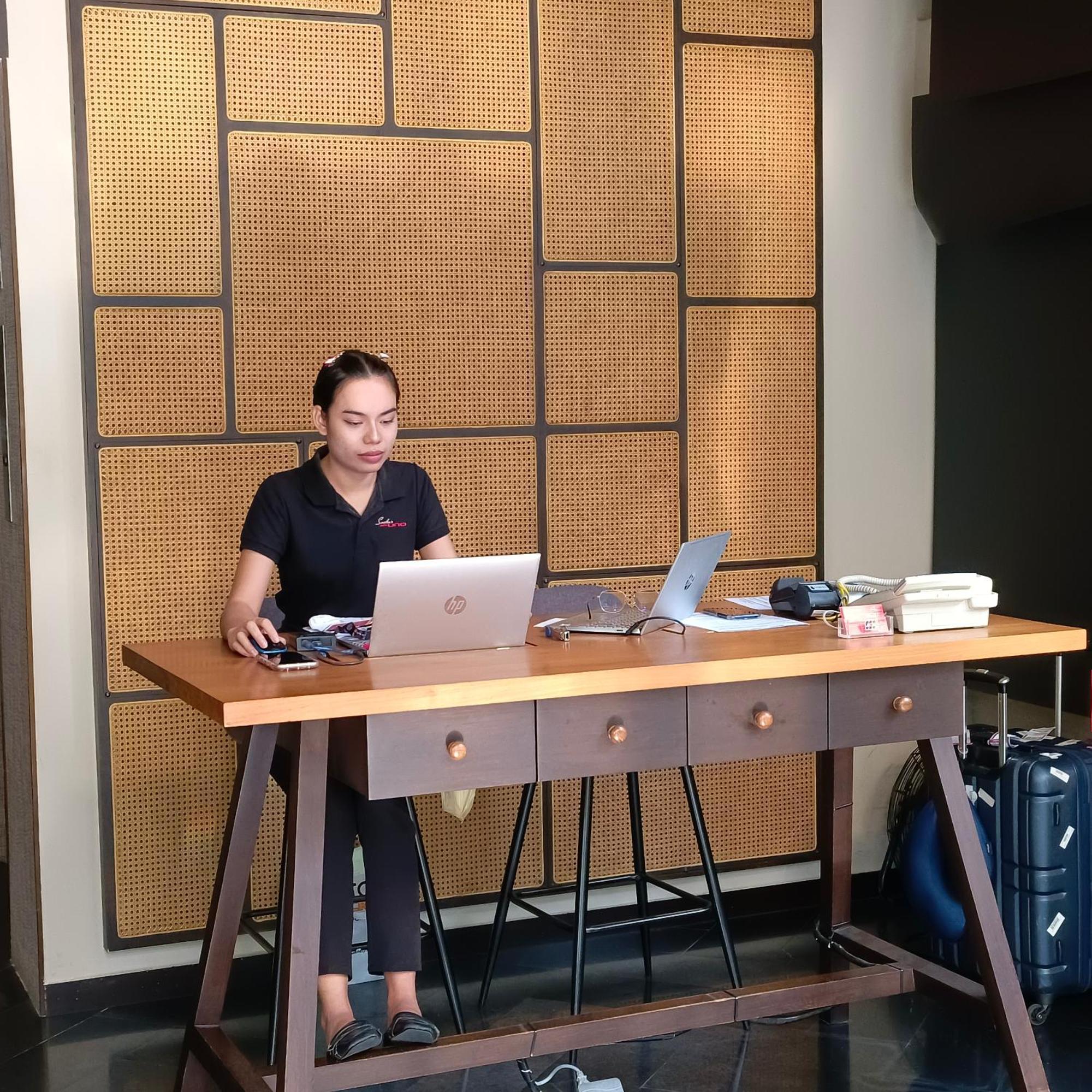 Uno Express Otel Bangkok Dış mekan fotoğraf