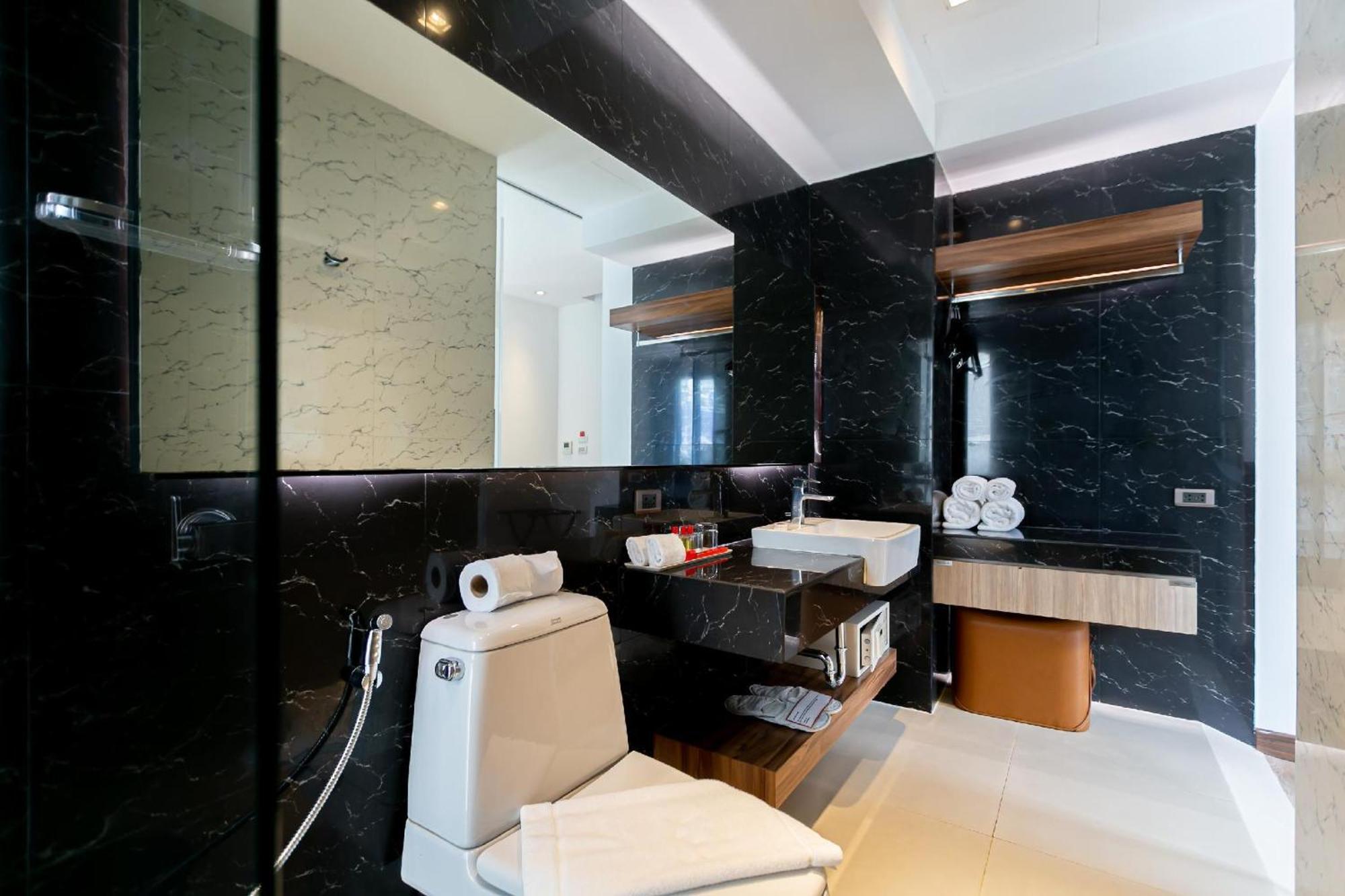 Uno Express Otel Bangkok Dış mekan fotoğraf