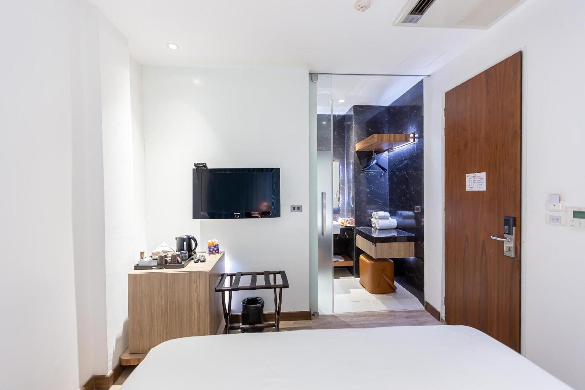 Uno Express Otel Bangkok Dış mekan fotoğraf