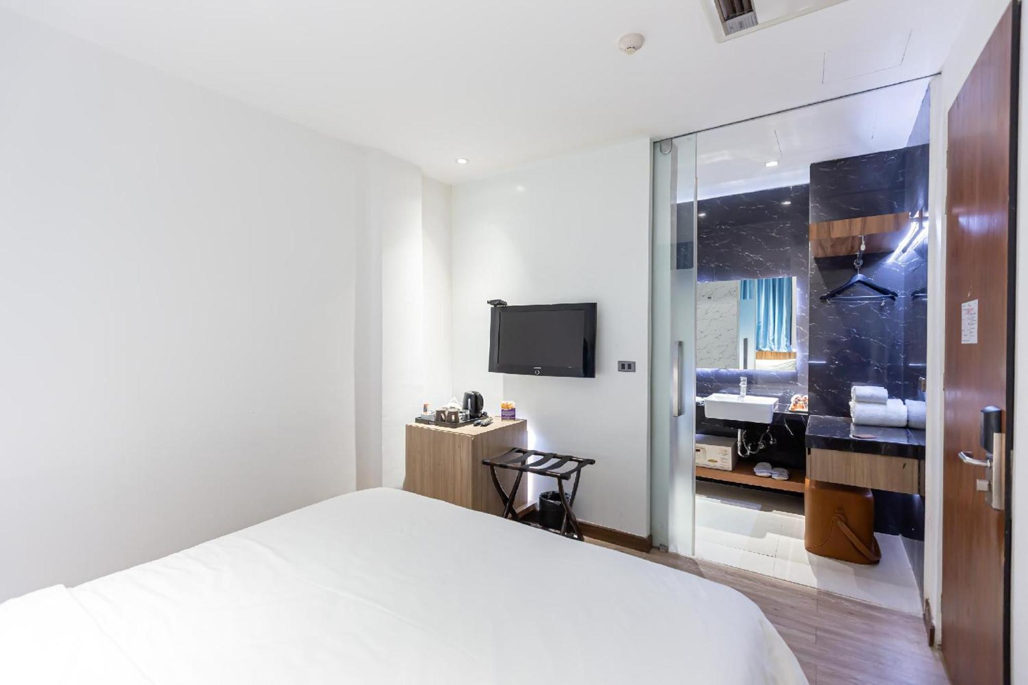 Uno Express Otel Bangkok Dış mekan fotoğraf